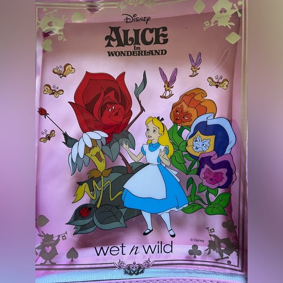 Wet n Wild x Disney’s Alice in Wonderland make-up bag. - Picture 1 of 9